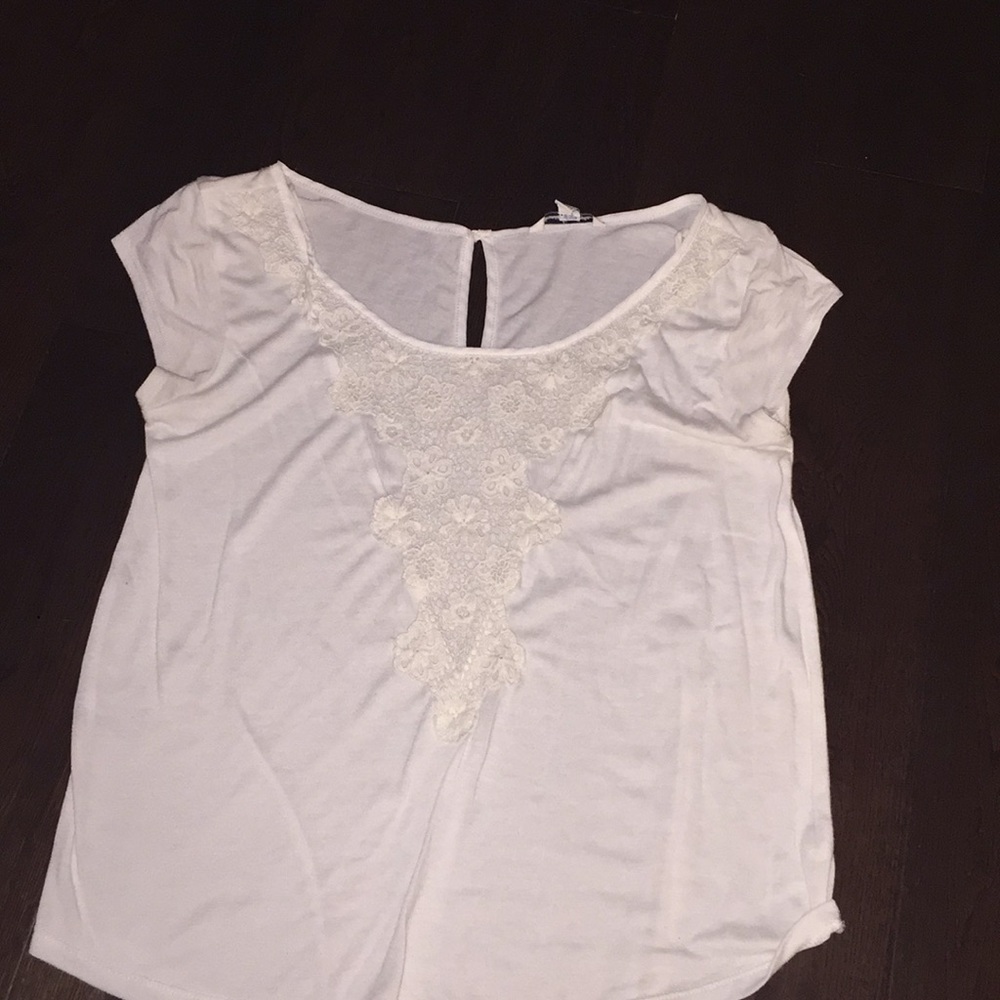 White American Eagle shirt